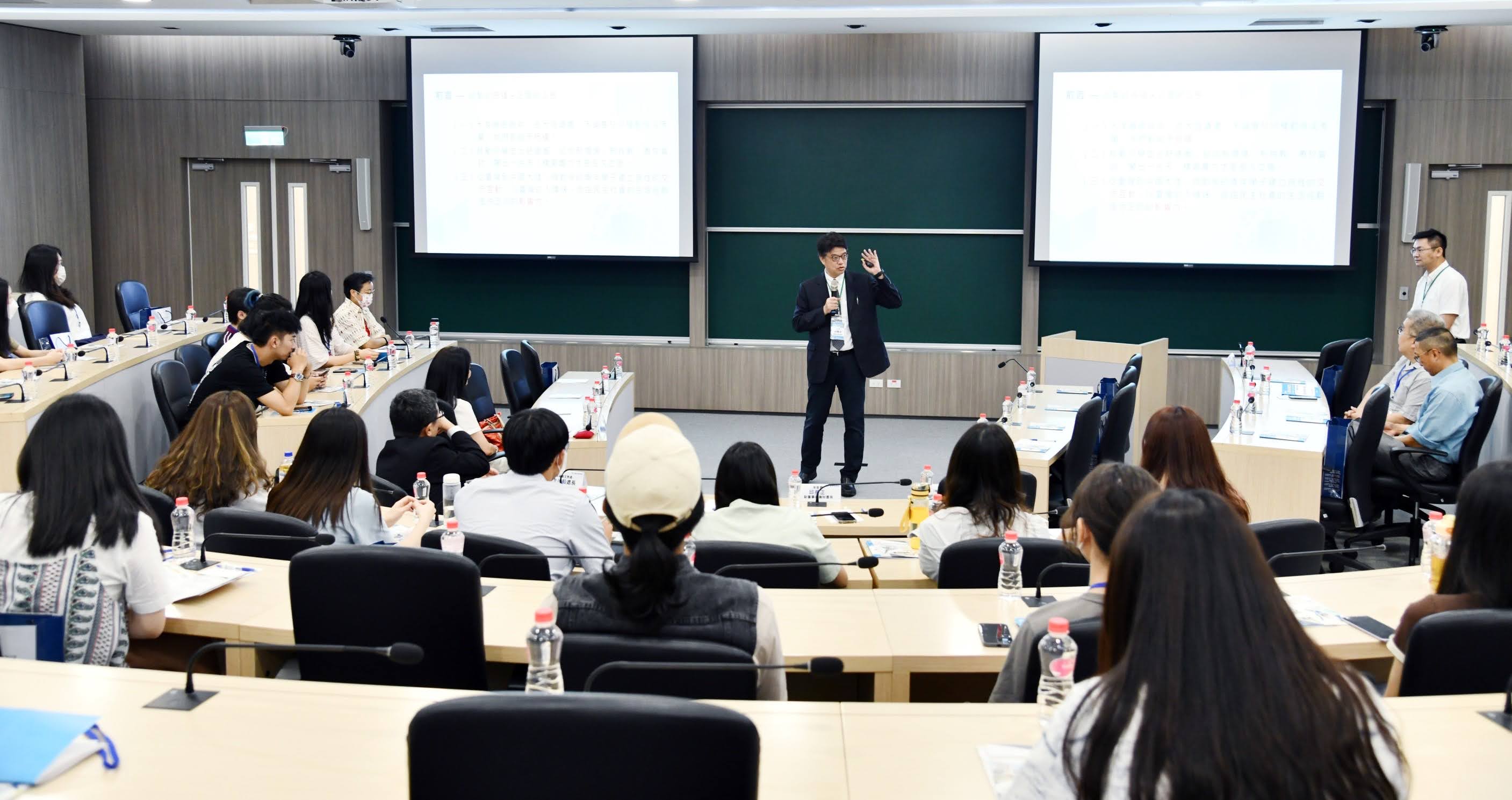 2023台生研习营-邱垂正副董事长主讲课程(8-3)